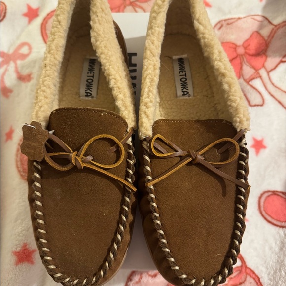Minnetonka Cream Fleece Lined Footwear